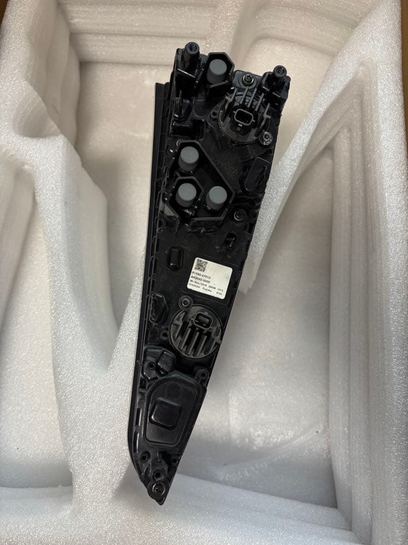 50プリウス テールランプ