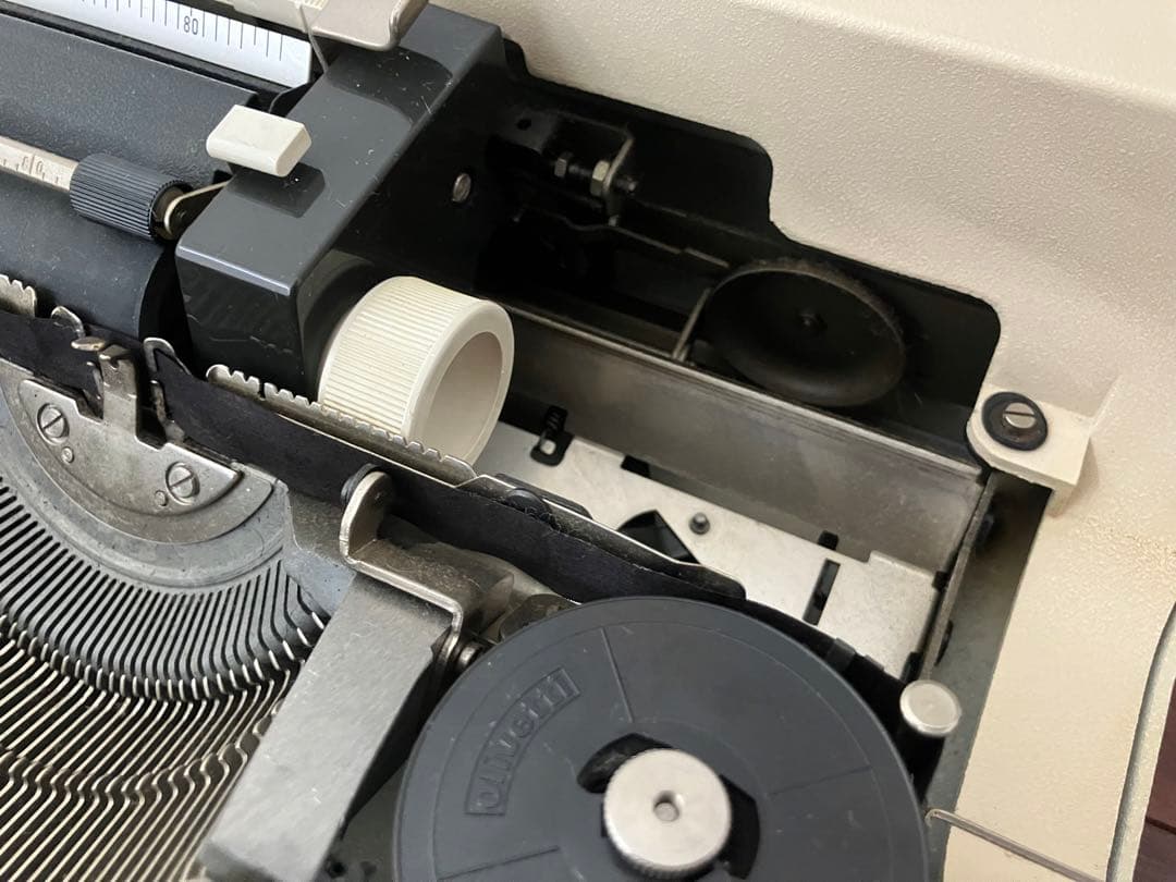 動作確認済み Olivetti オリベッティ Lettera 35 タイプライタ