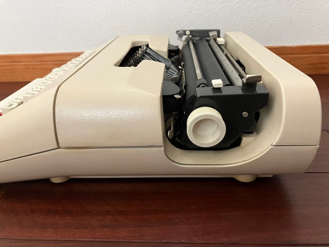 動作確認済み Olivetti オリベッティ Lettera 35 タイプライタ