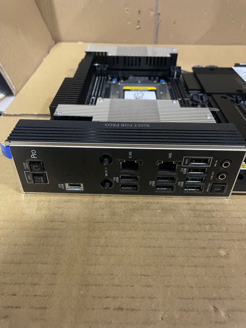 ASUS Pro WS TRX50-SAGE WIFI AMD マザーボード