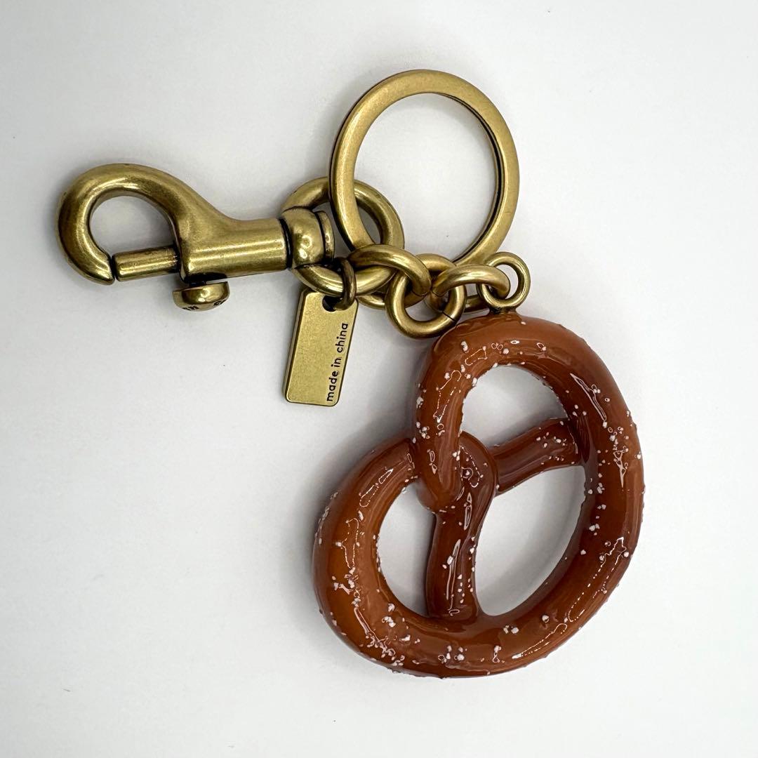 COACH コーチ プレッツェル キーホルダー バッグチャーム キーリング