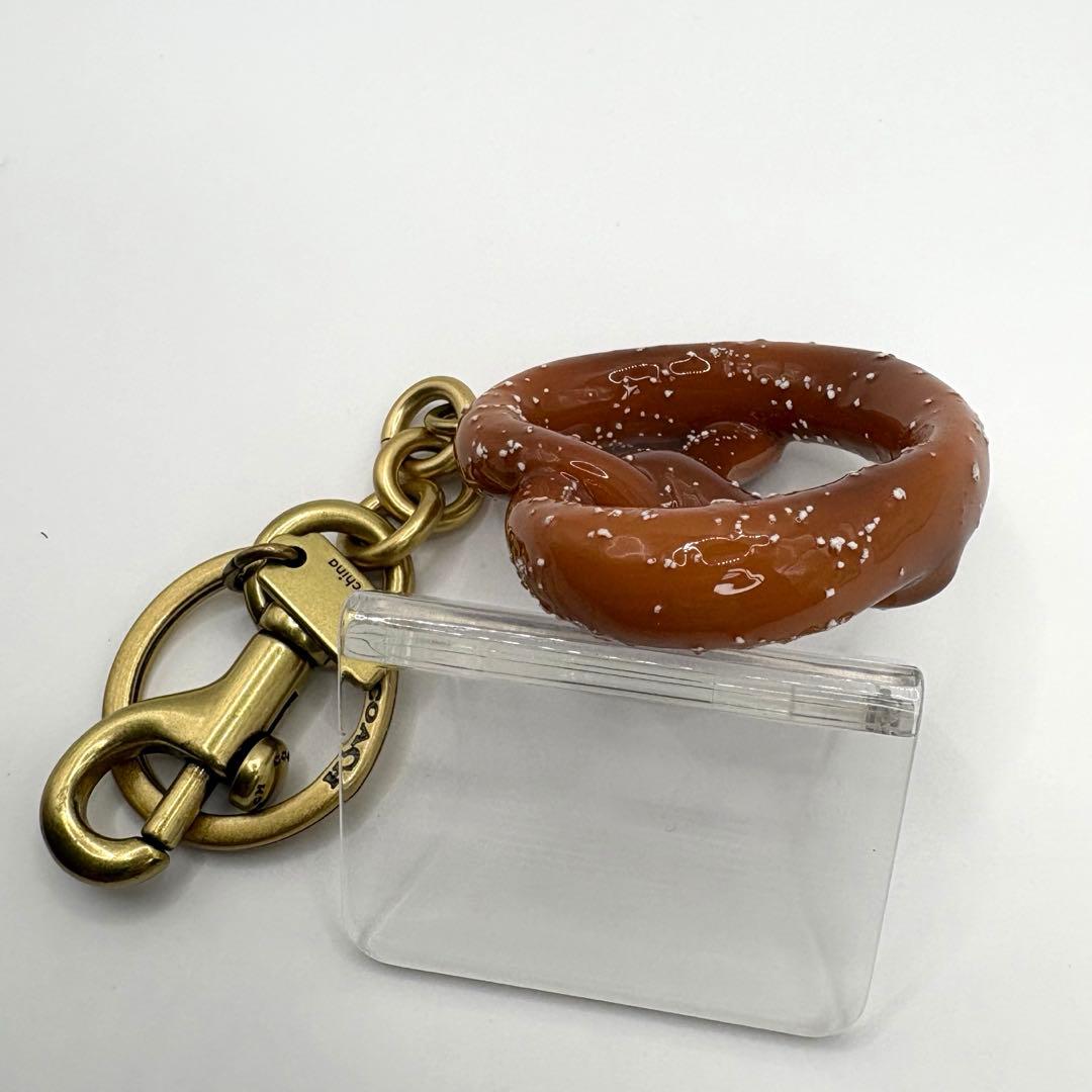 COACH コーチ プレッツェル キーホルダー バッグチャーム キーリング