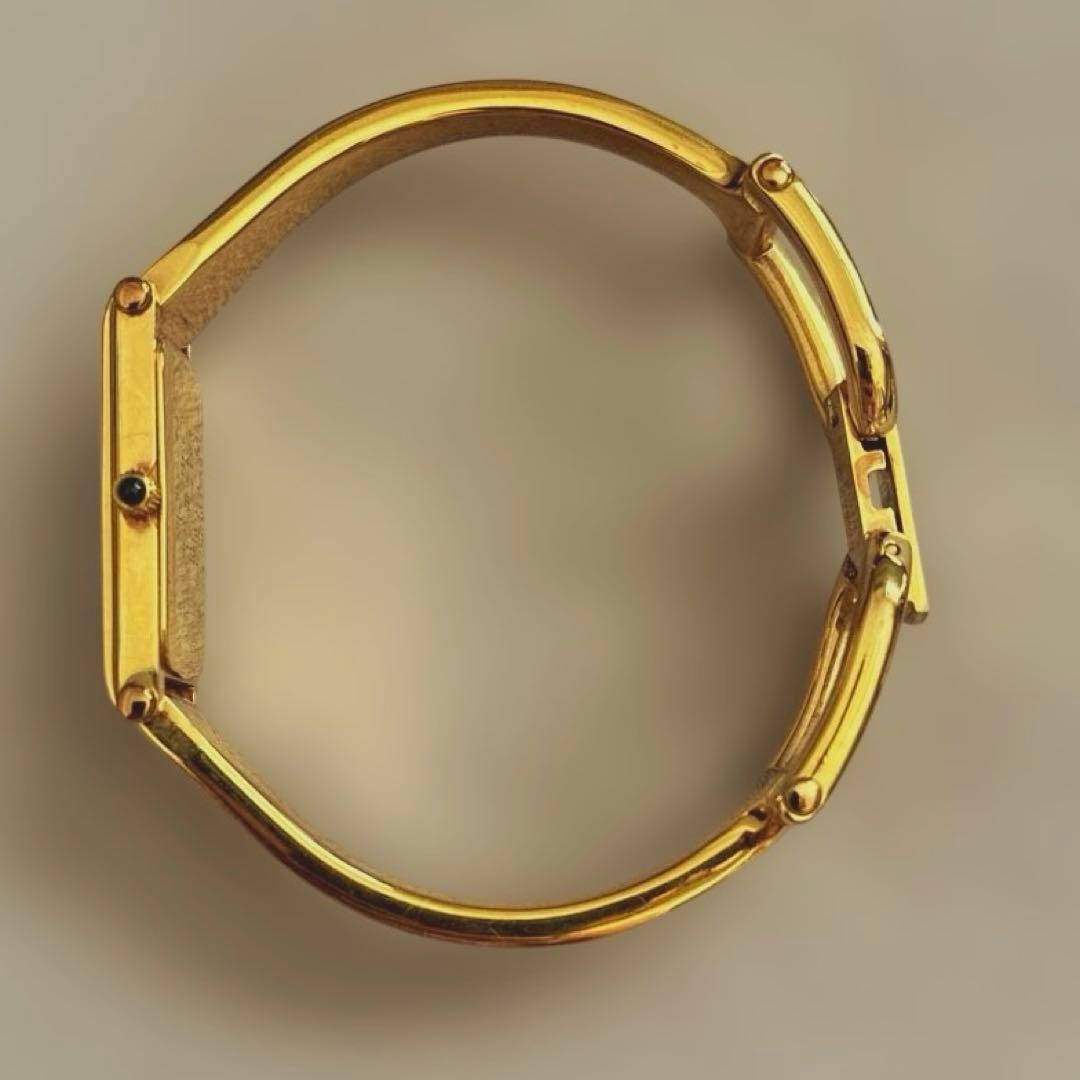 E*y様 【止まってます】GUCCI 1500L バングルウォッチ ピンクシェル