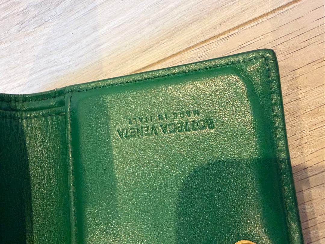 BOTTEGA VENETA 緑 二つ折り財布