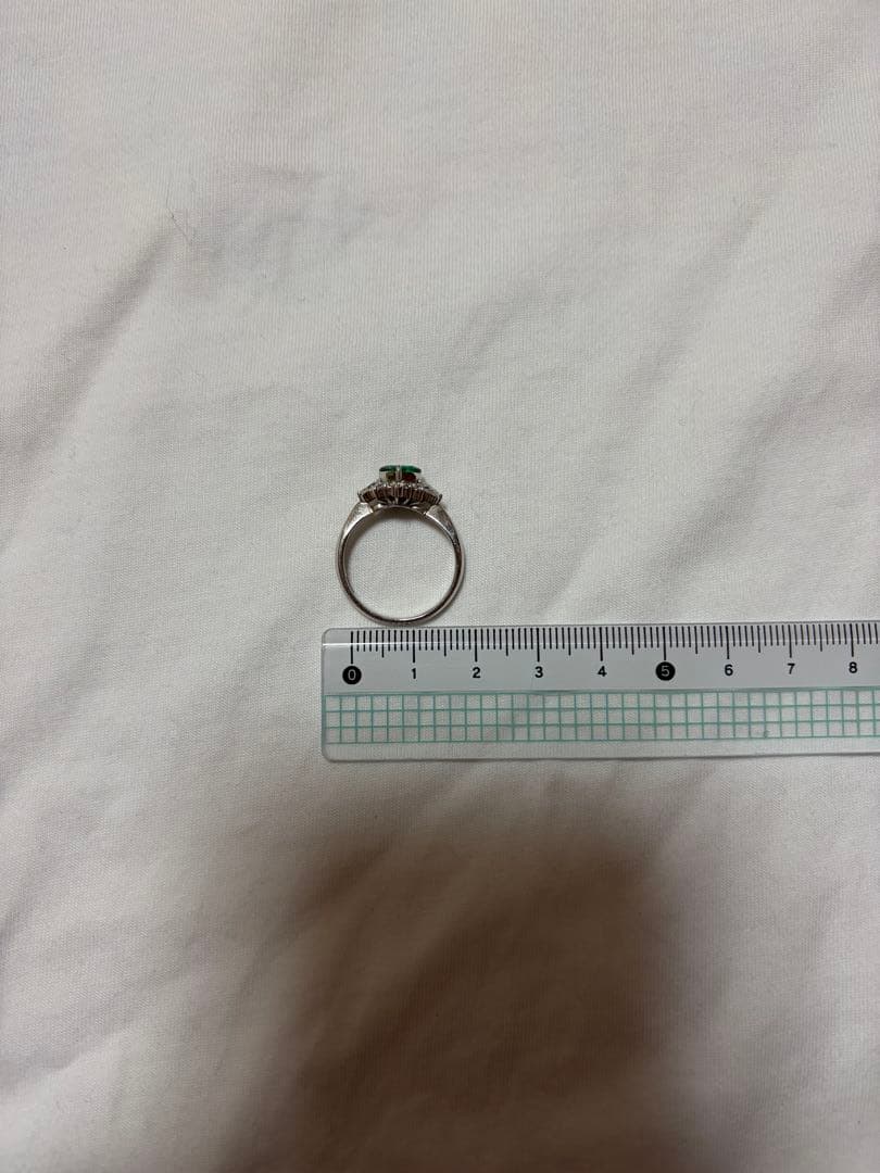 ハート型グリーンリング　pt900