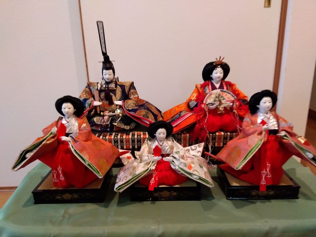 雛人形 お内裏様と三人官女