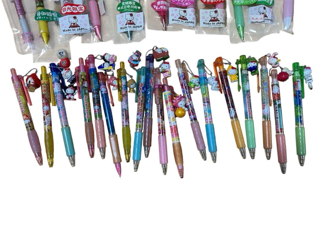 【新品と傷汚れあり】ご当地キティグッズ　合計33点