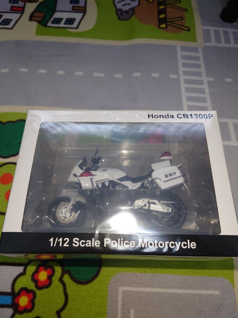限定3000台 HONDA CB1300P 新型 1/12スケール　警察白バイ