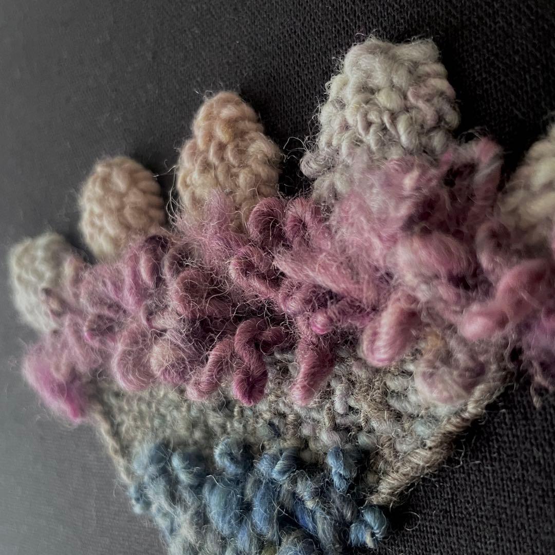 【一点もの】『手紡ぎ糸のお花. b'』手刺繍ファブリックパネル