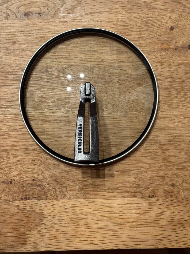 バーミキュラ 24cm 深型（ハンドルオーク材）専用蓋とレシピ本付き