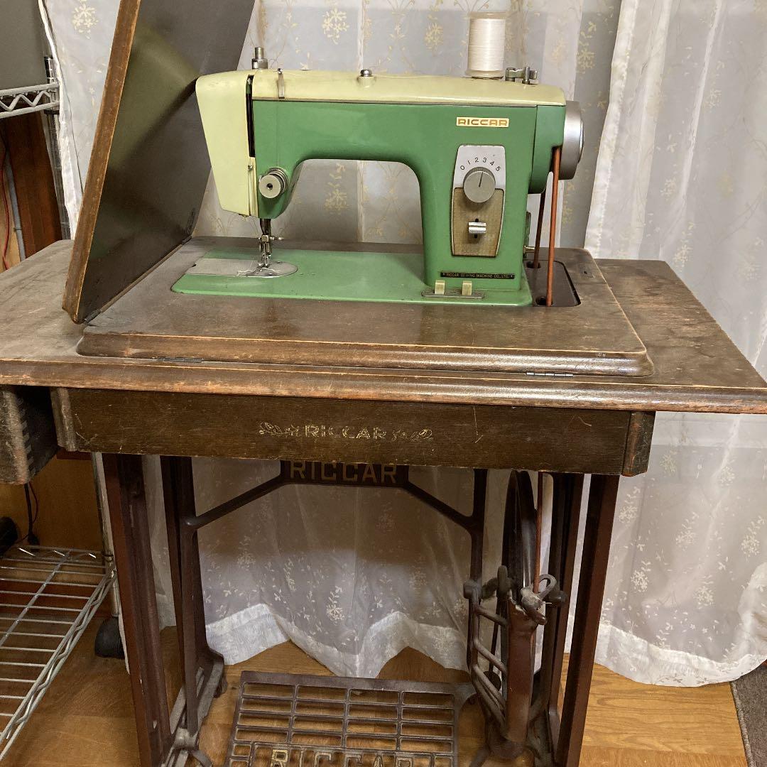 昭和レトロ　リッカー　RICCAR 足踏み　ミシン　値下げ　ビンテージ、激レア