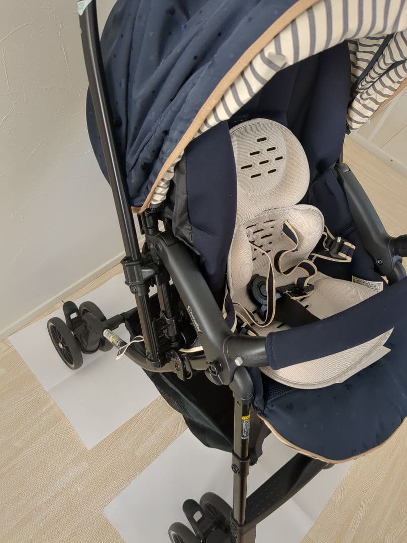 【Combi 】コンビ　ベビーカー メチャカルハンディ　オート4キャス