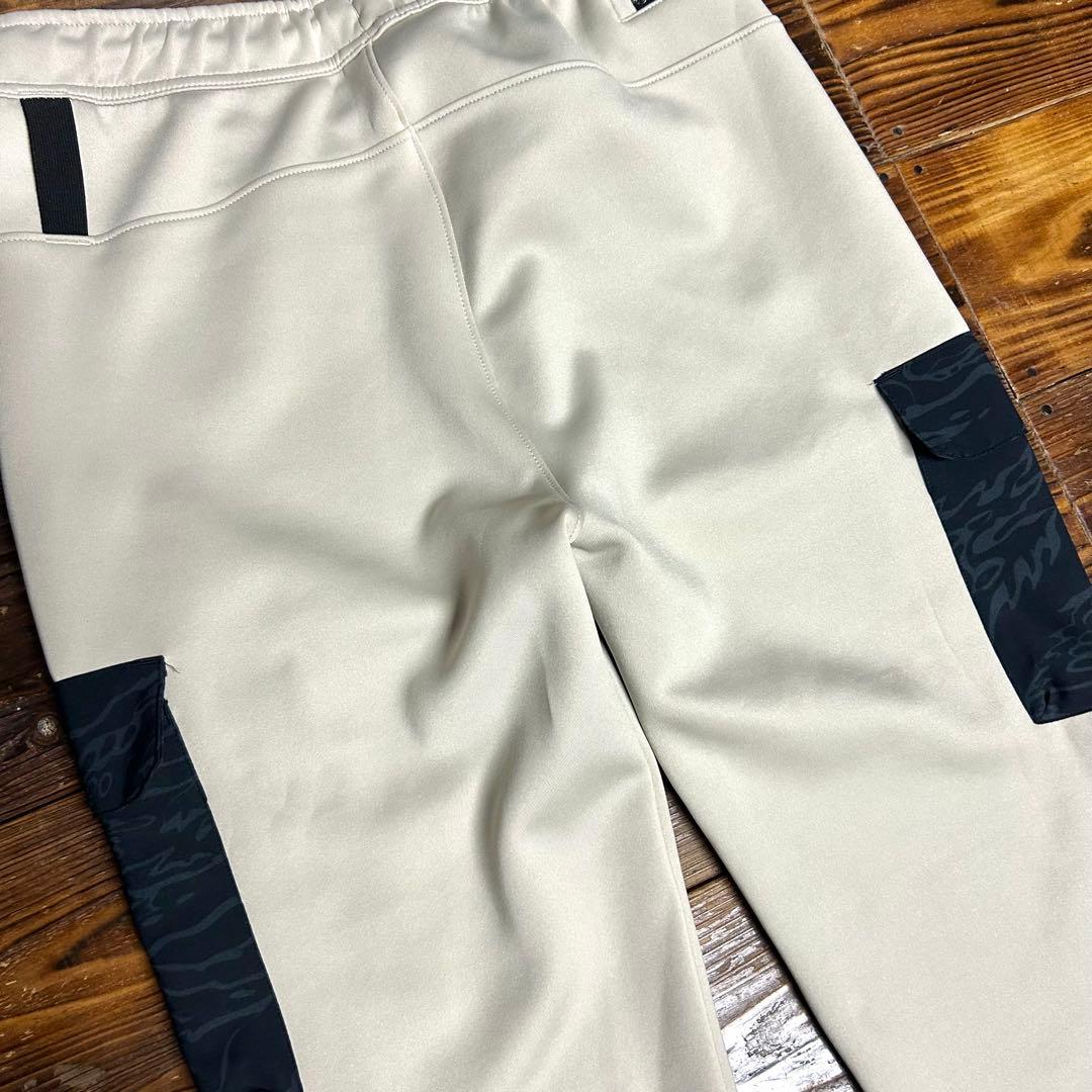 アンダーアーマーハイブリッドセットアップ 上下