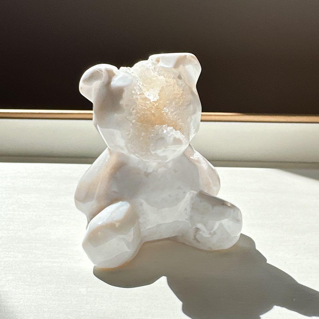 【8,980円】ホワイトアゲート　クマさん　天然石　置物