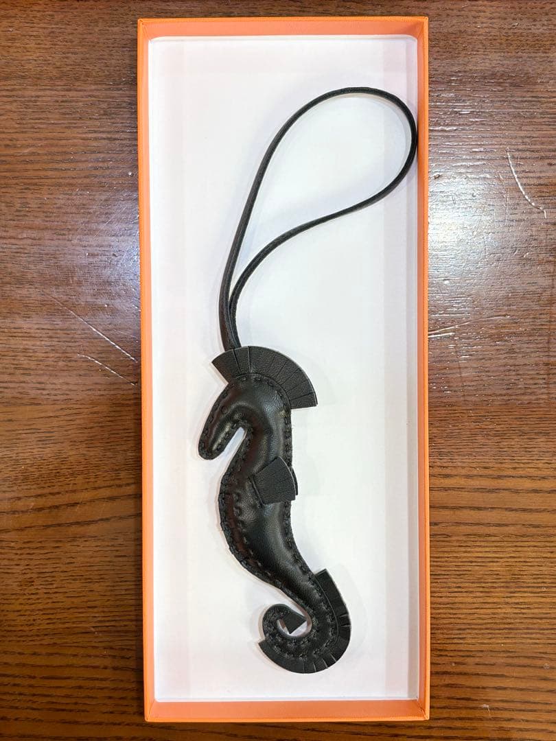 【新品】HERMES イポ タツノオトシゴ チャーム ノワール B刻印 2023