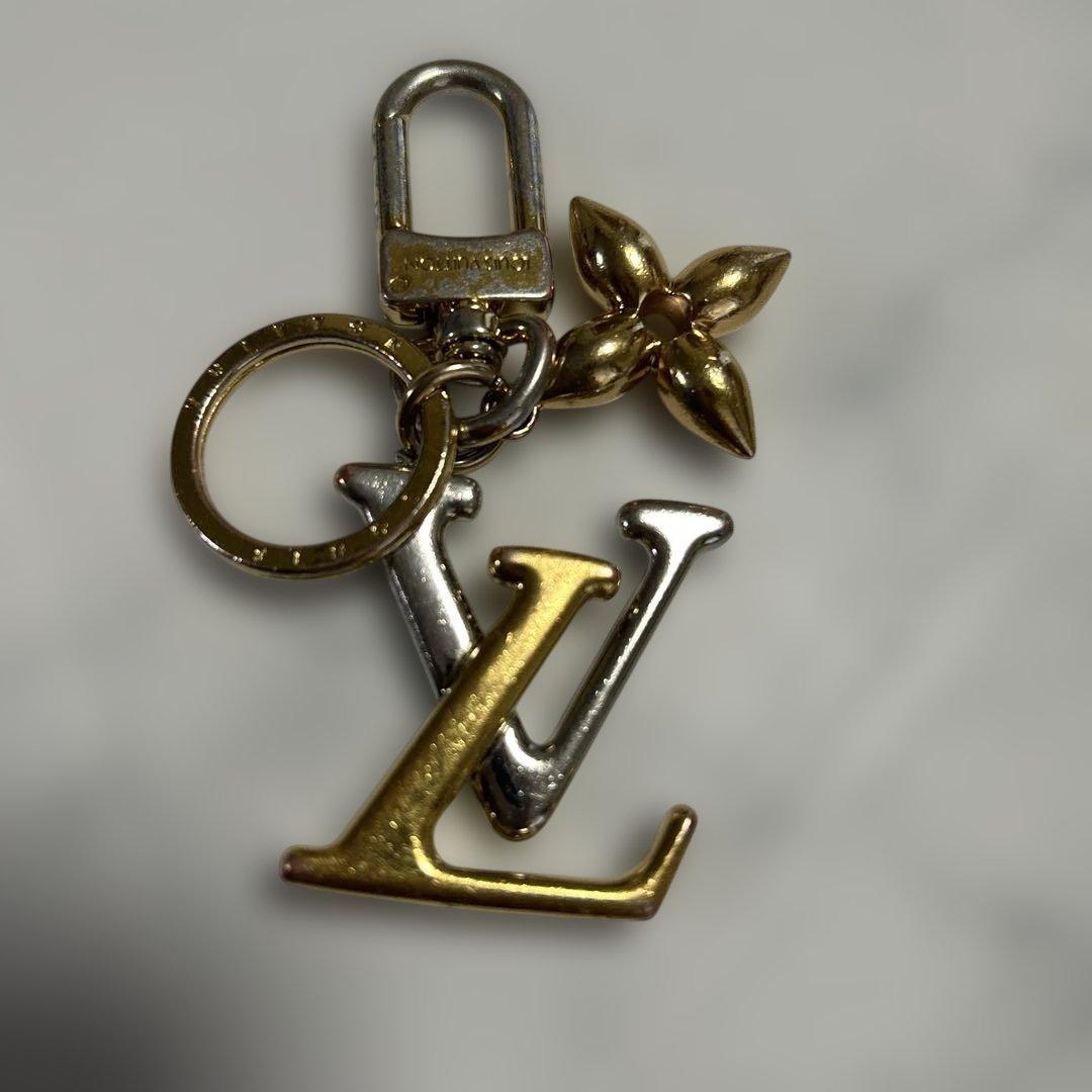 LOUIS VUITTON ルイヴィトンキーホルダー