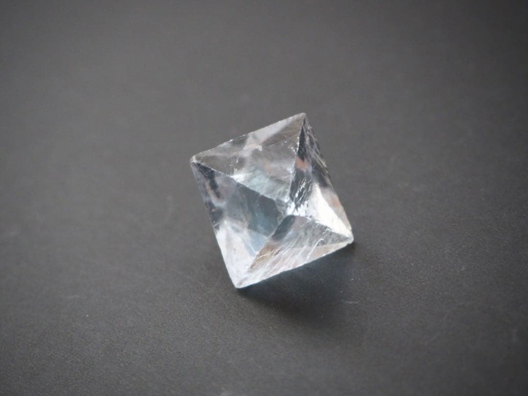 フローライト　八面体　イリノイ産　蛍石　天然石　原石　鉱物標本　鉱石 【C1】