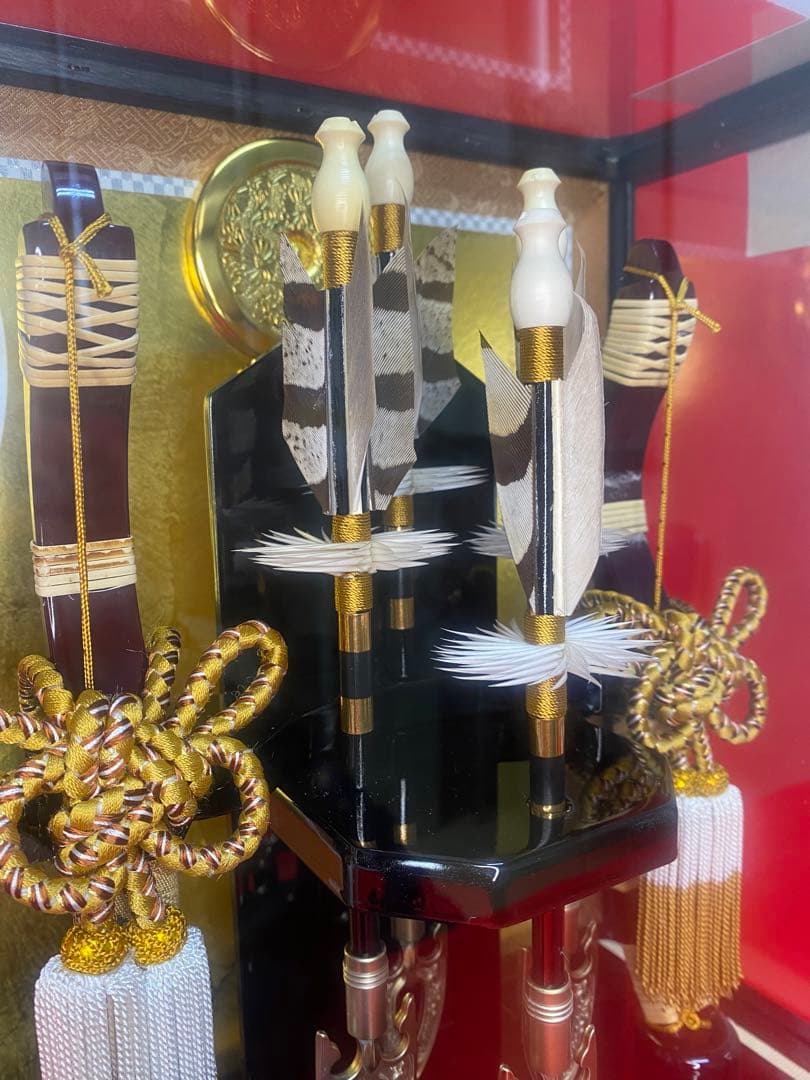 東京久月　家紋付破魔弓ガラスケース１０号・間口約３１×奥行約２０×高さ約３９㎝