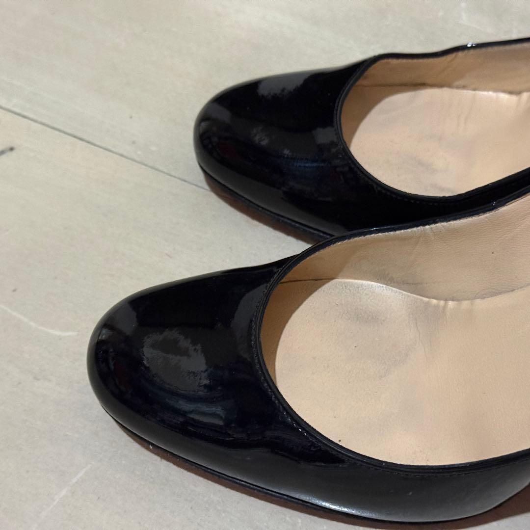 Christian Louboutin ブラック エナメル赤底 滑り止め付 35