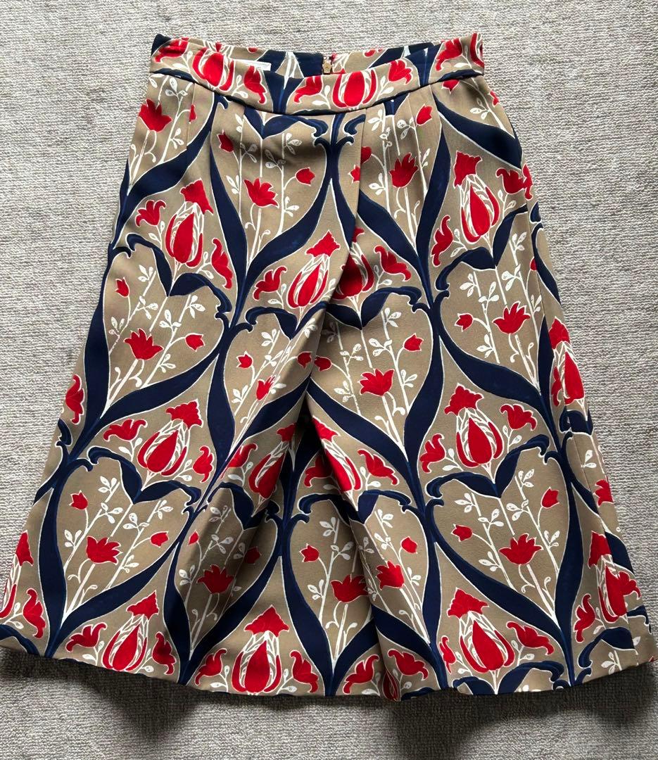 美品　PRADAプラダ　コレクションラインスカート　サイズ 40 シルク混