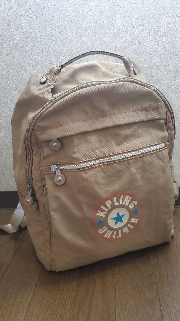 kipling(キプリング)　バックパック　リュック　ナイロン　軽量　ベージュ