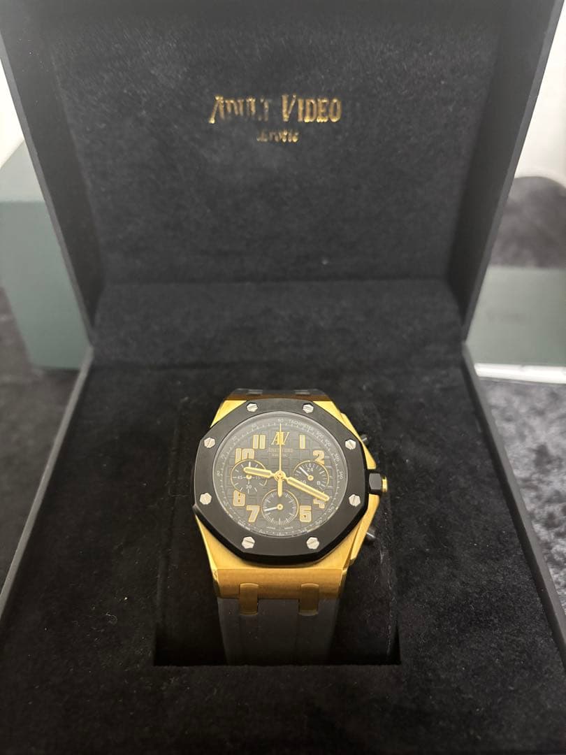 ADULT VIDEO 腕時計　OMECO