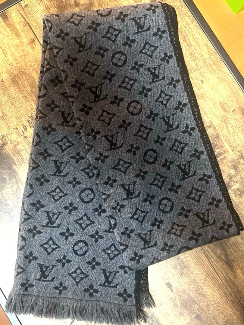 Louis Vuitton グレー マフラー 男女兼用