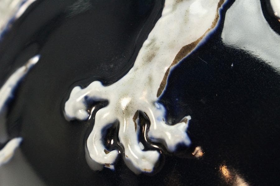 中国美術 瑠璃釉 纏白龍紋 梅瓶 内府 款 時代物(K-XA831)