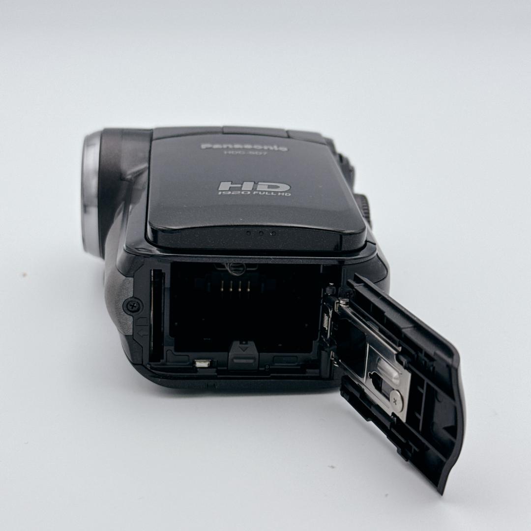 【美品】パナソニック デジタルハイビジョンビデオカメラ HDC-SD7