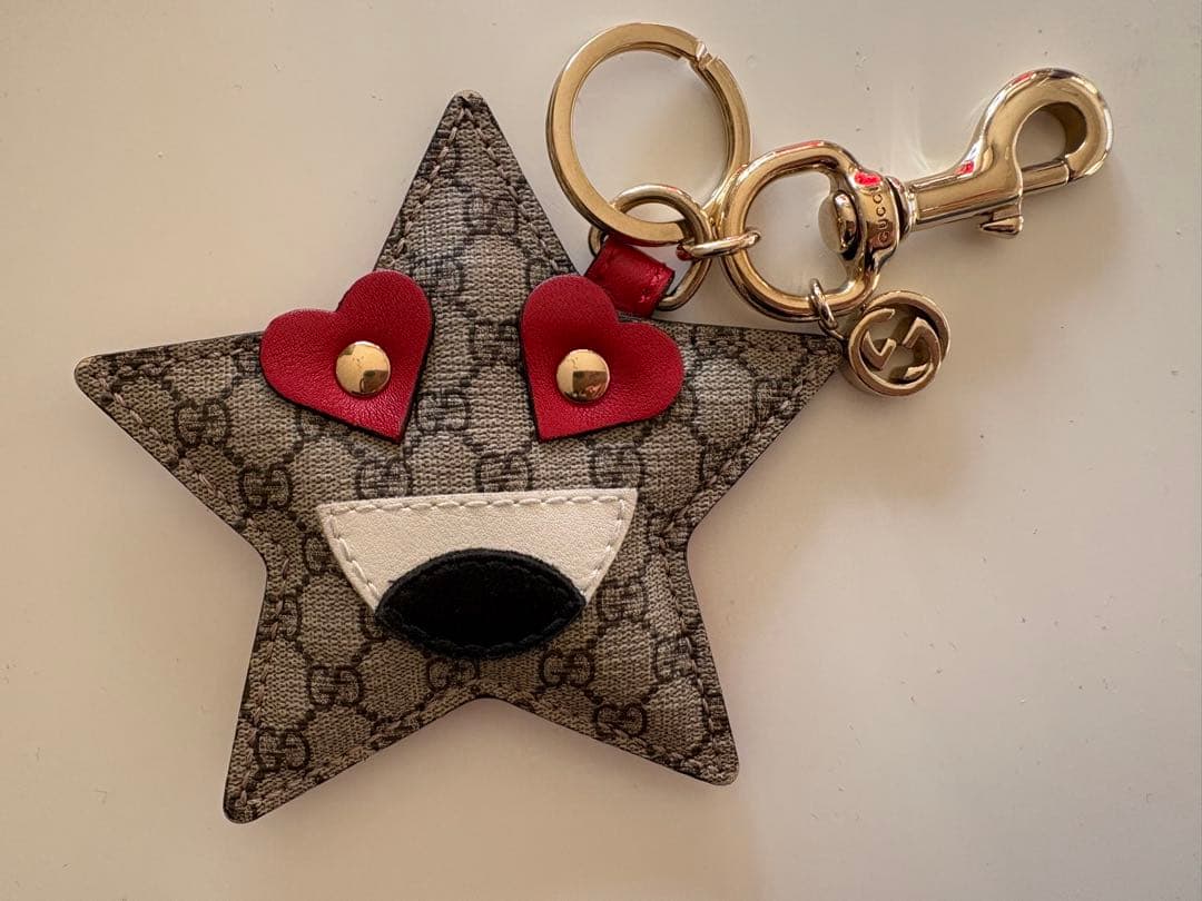 グッチ 星形キーホルダー　モノグラム×赤