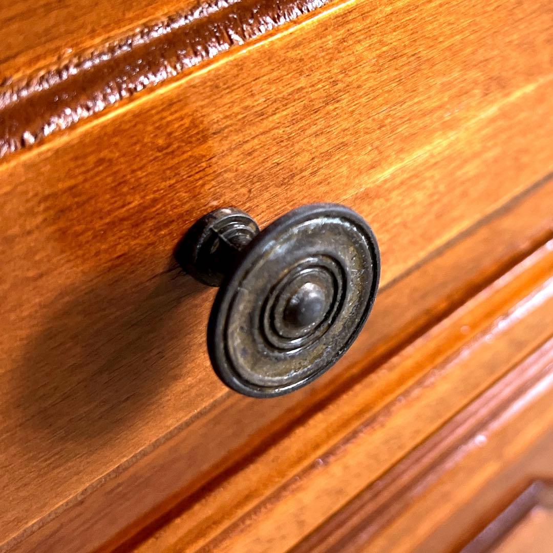 小ぶりなチェスト・イタリア　 横幅52cm・奥行29cm・高さ71cm