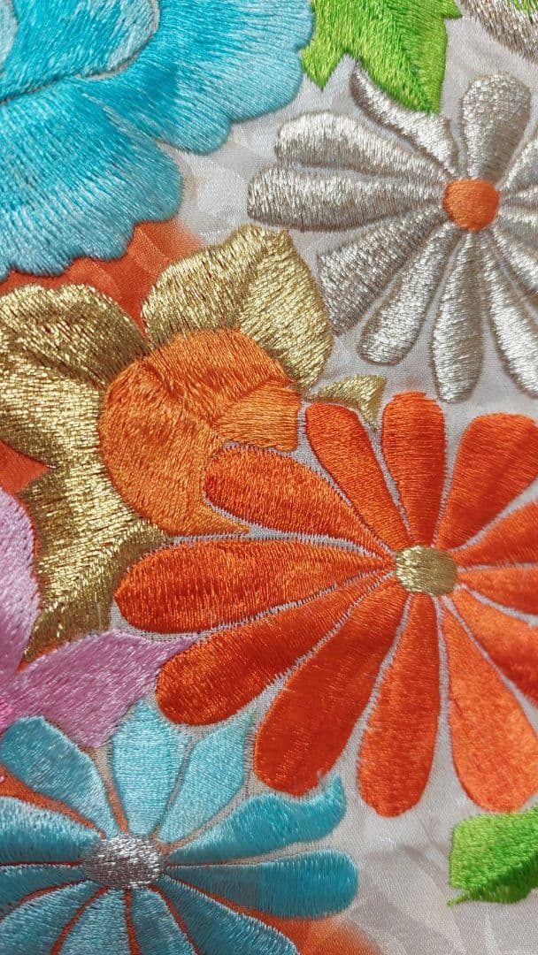 NA213アンティーク子供着物正絹3歳用着丈90センチ裄丈46センチ豪華刺繍