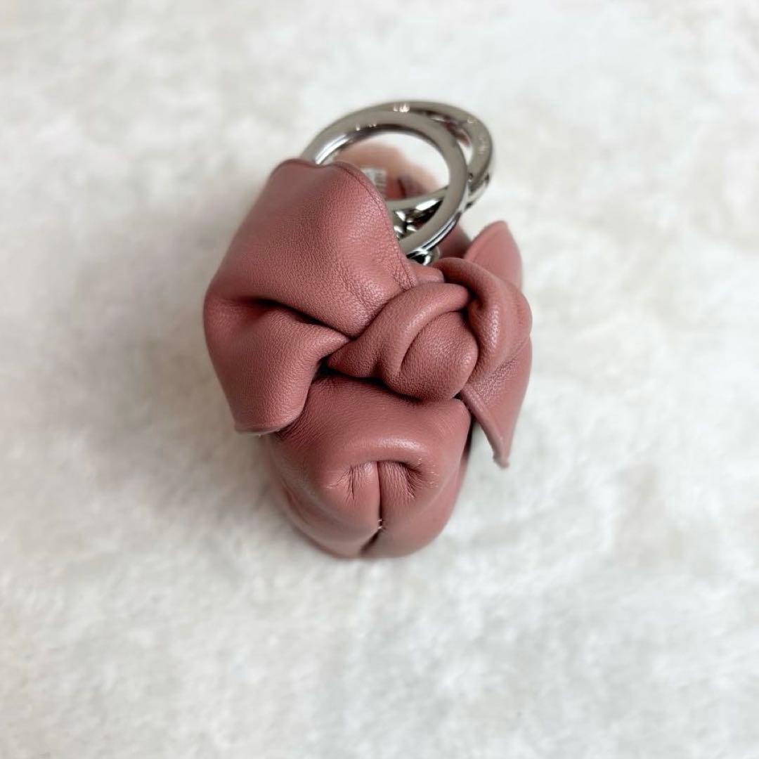 【完売品/美品✨】LOEWE ラビット キーホルダー レザー ピンク 収納袋有り