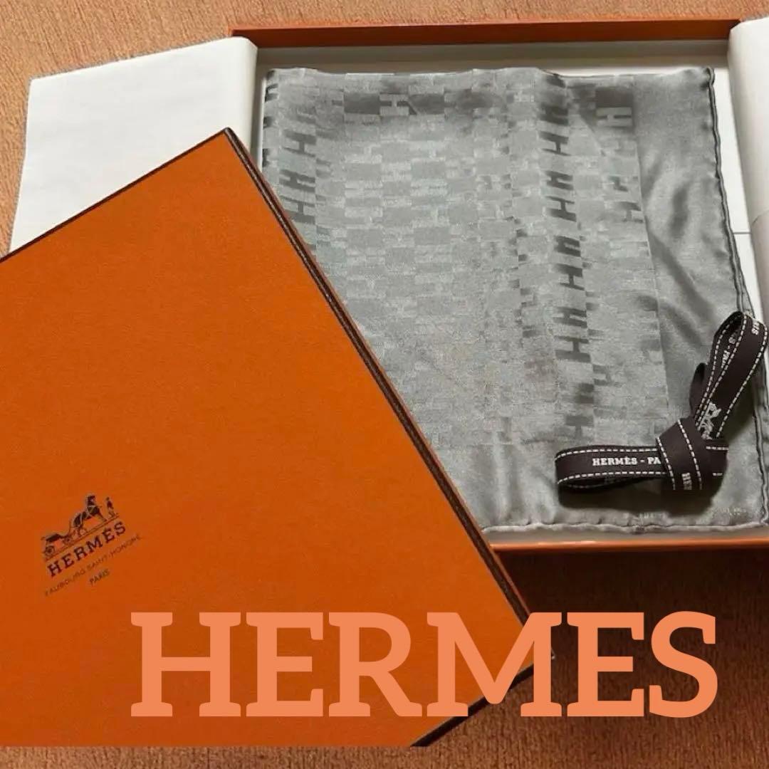 【新品】HERMES エルメス スカーフ　カレ エルメス カレ　新品　箱付き