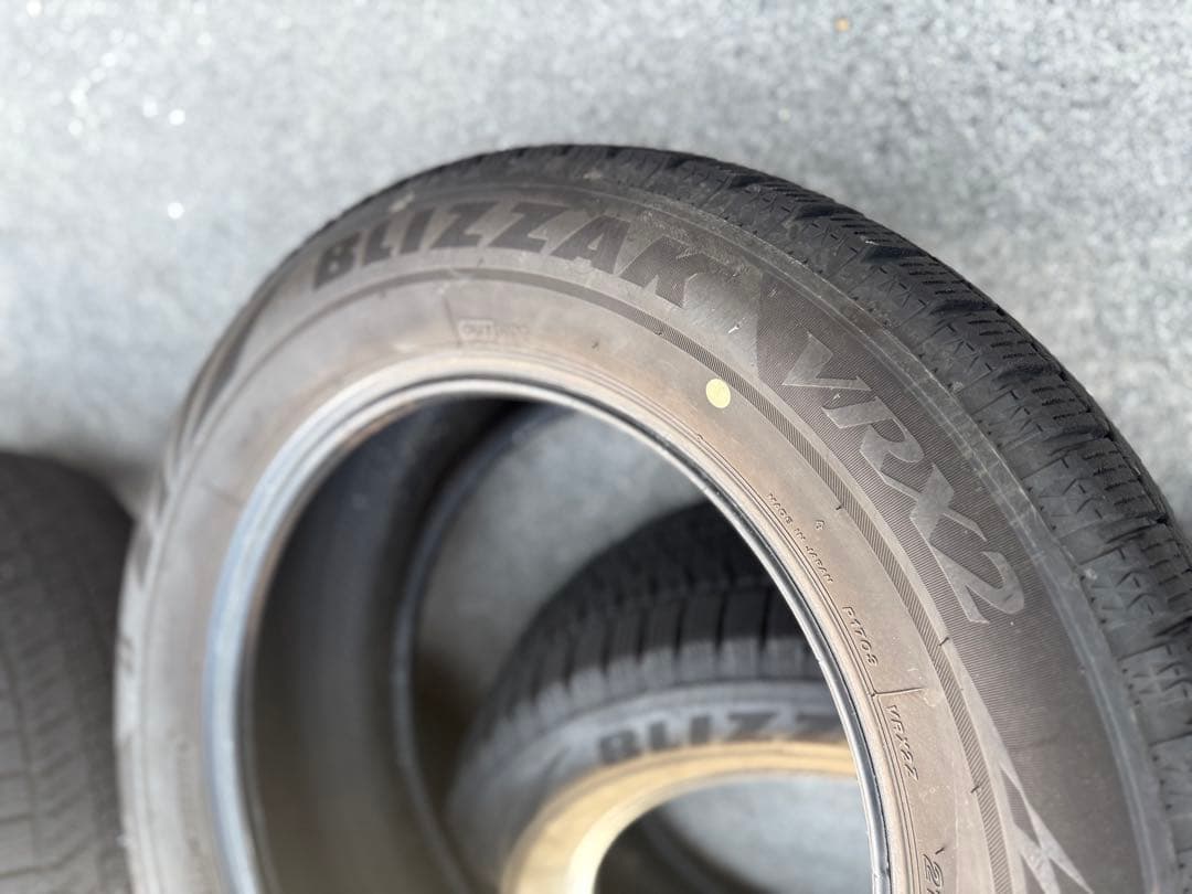 ブリヂストン スタッドレス BLIZZAK 215/60R16４本