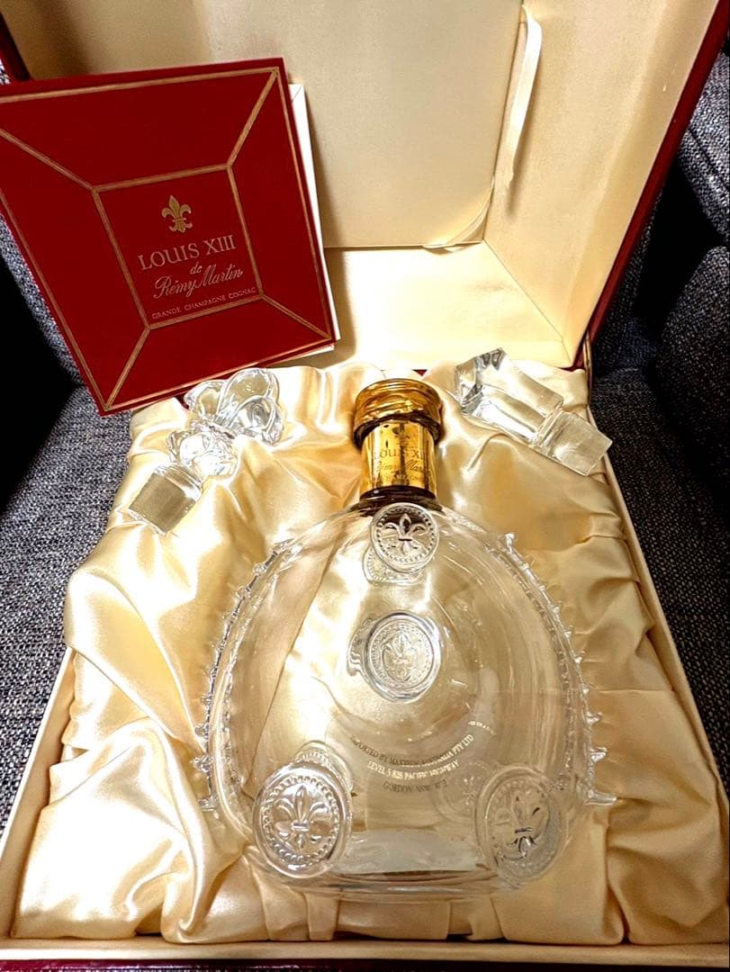 ルイ13世ブランデーの空き瓶。（箱あり）