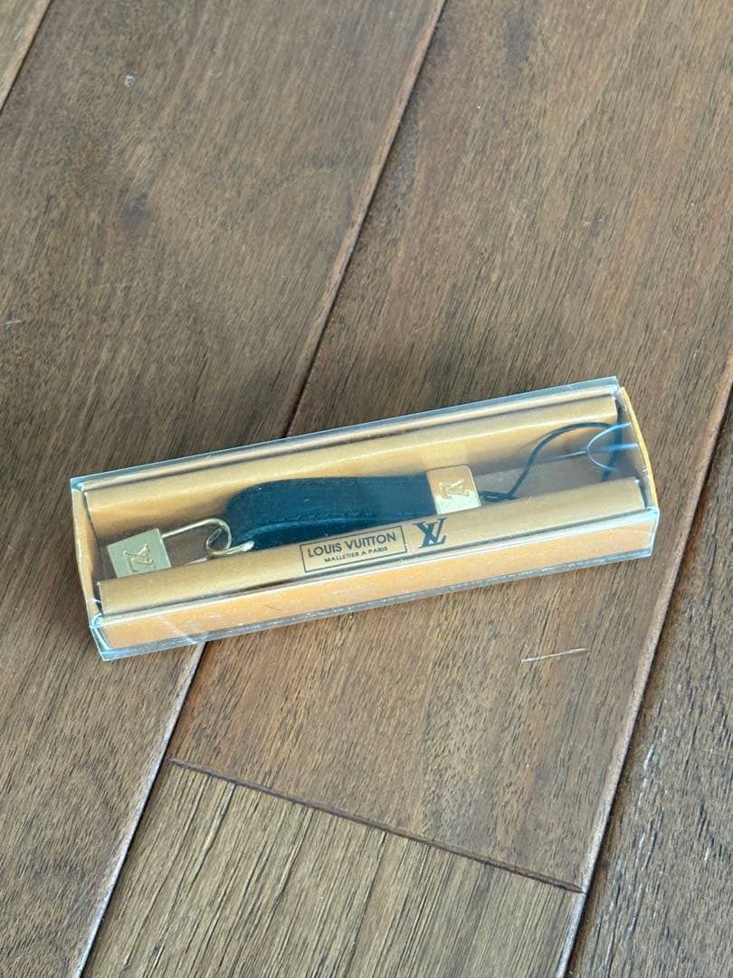 【未使用】LOUIS VUITTON ブラックレザー ストラップ