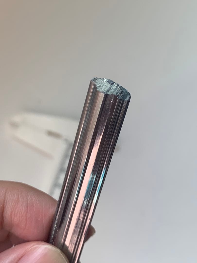 国産鉱物　愛媛県市ノ川鉱山の輝安鉱　スティブナイト　原石　鉱物標本　翡翠　根付