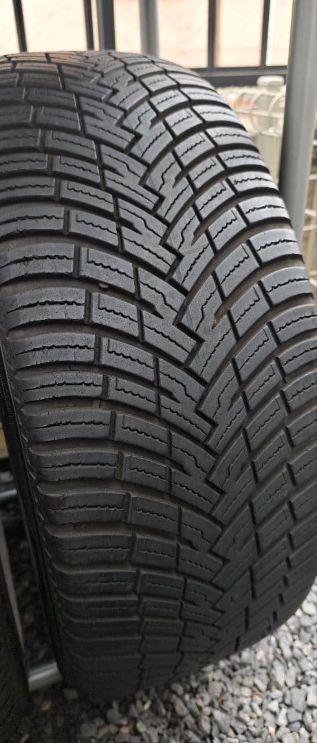PIRELLI CINTURATO SF2【225/45 R19】オールシーズン