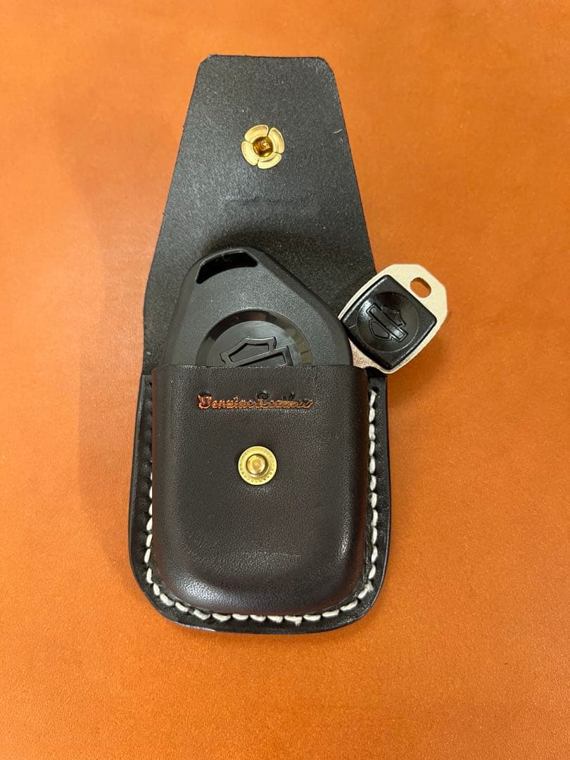 ハンドメイド　本革使用　キーケース　black&orenge