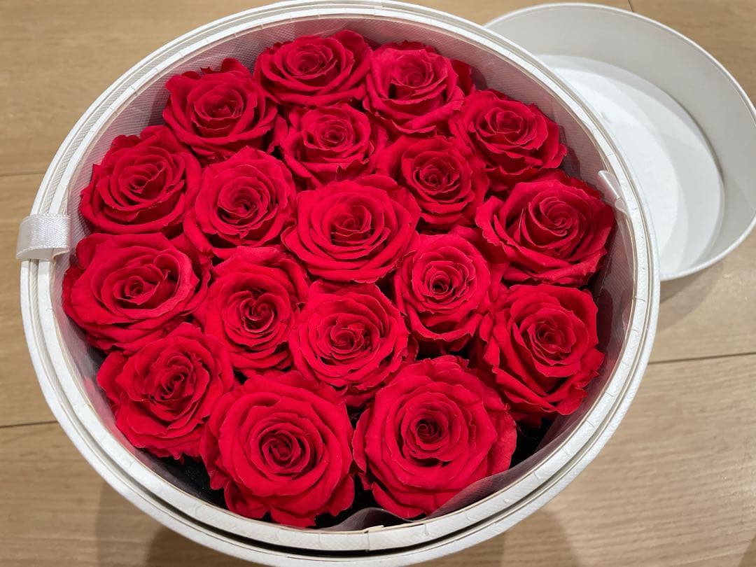 ROSE GALLERY プリザーブドローズ 18本