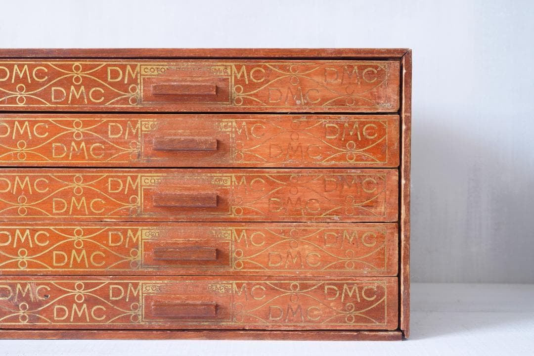 古い糸メーカーの引き出し② フランス・DMC スプールキャビネット ウッドラック