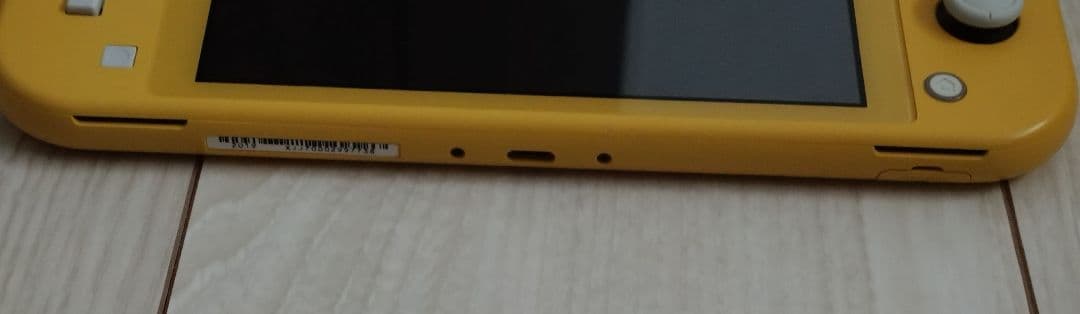 す*し様 Nintendo Switch Lite イエロー 本体 ACアダプタ