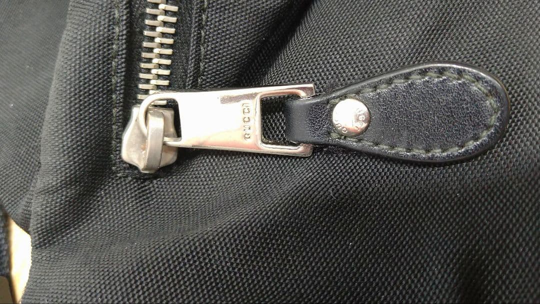 GUCCI ボディバッグ 大 黒 ナイロン ★本日5日迄最終値下★