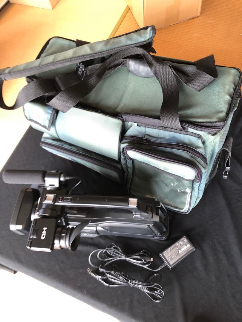 AVCHDカムコーダー SONY HXR-MC2000J 動作品 大型ケース付き