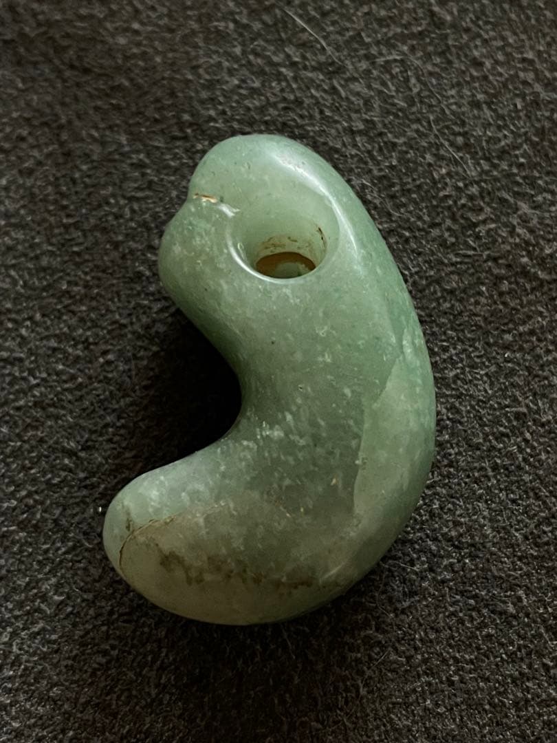 縄文〜弥生時代中期ヒスイ勾玉　異形　獣形　熊本県出土