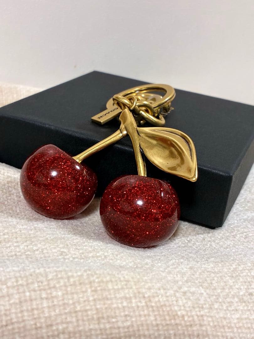 coachさくらんぼキーホルダー チェリーキーチャーム キーリング