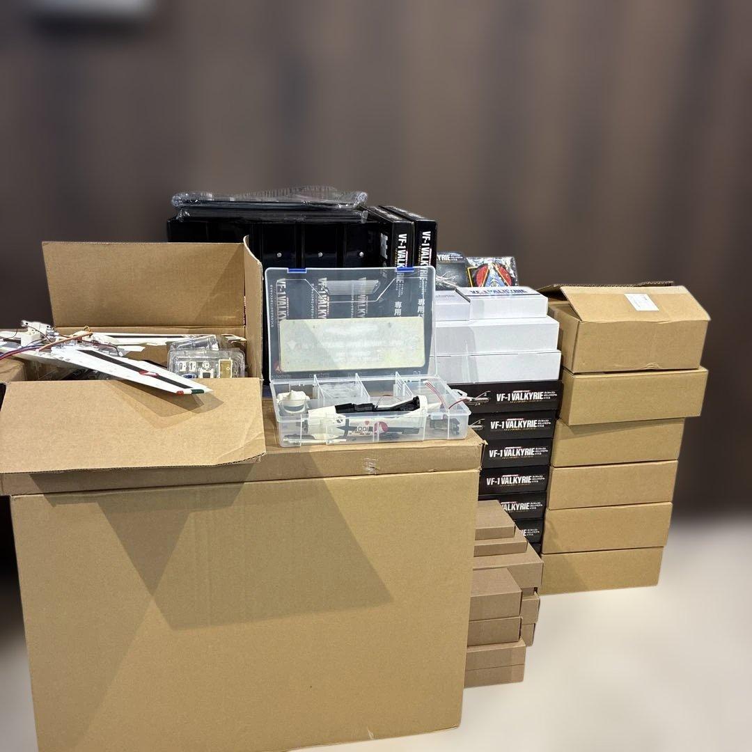 アシェット　マクロス　VF-1 バルキリー　1〜150号　ディスプレイケース付き