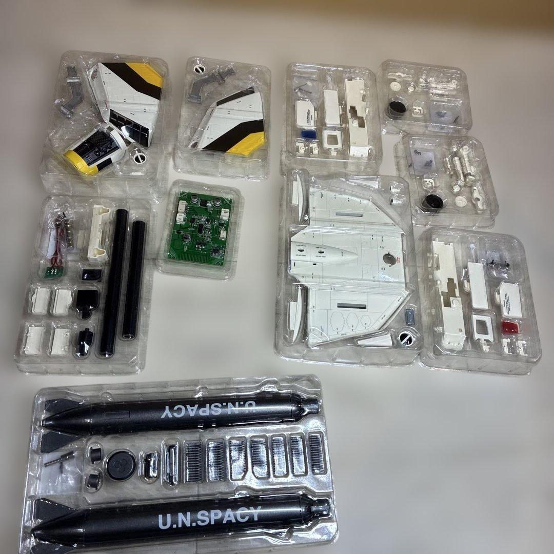 アシェット　マクロス　VF-1 バルキリー　1〜150号　ディスプレイケース付き