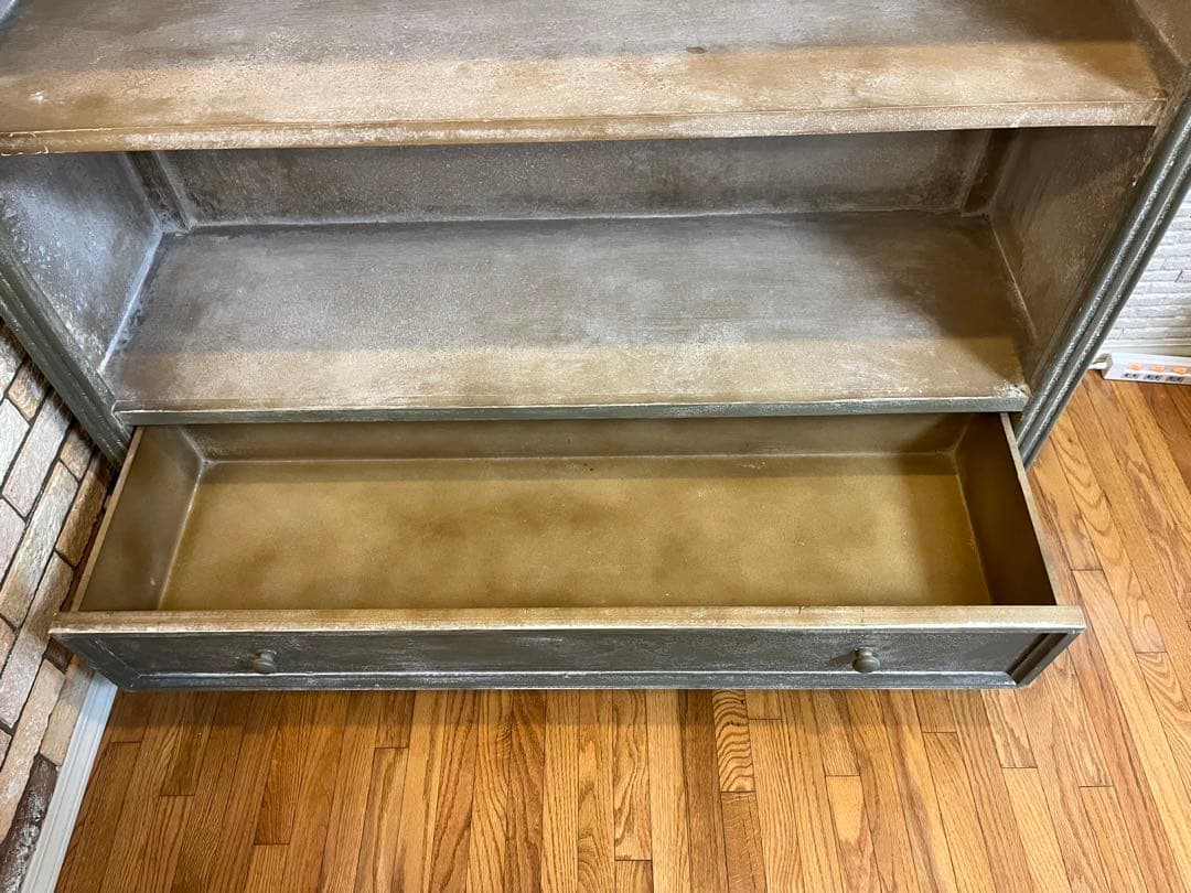 Yoshinobu Izawa アンティーク調 キャビネット 店舗什器